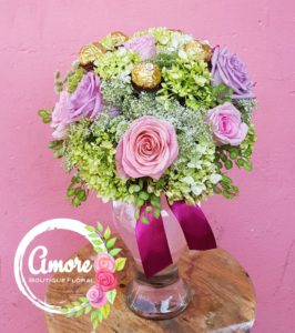 rosas y chocolates para amistad